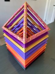 Renkli Piramit - 10 cm