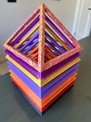 Renkli Piramit - 10 cm