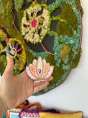 Lotus Broş